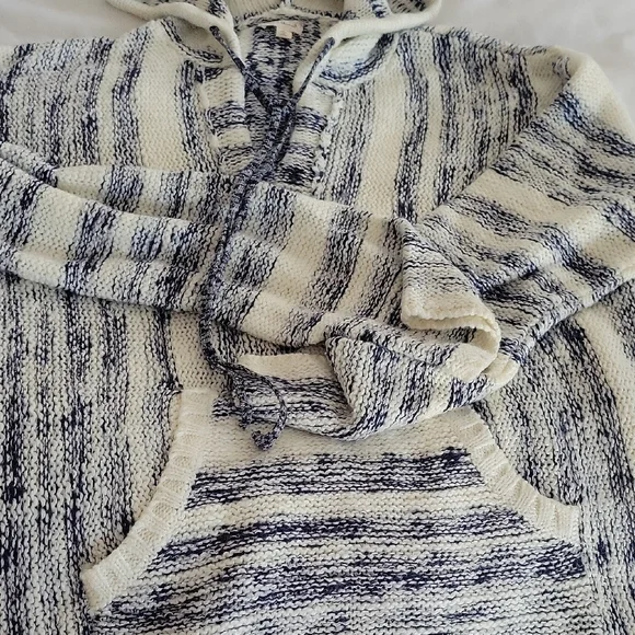 Hem & Thread Navy and Cream Hooded Sweater - Picture 5 of 7